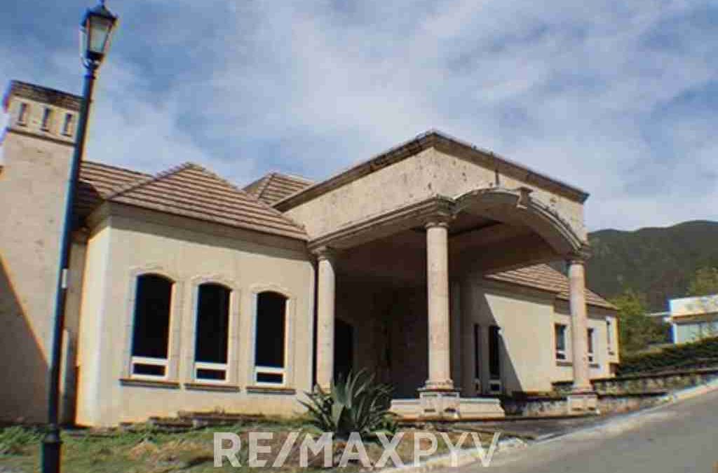 Casa en Venta en Carretera Nacional, Portal del Huajuco – 7176