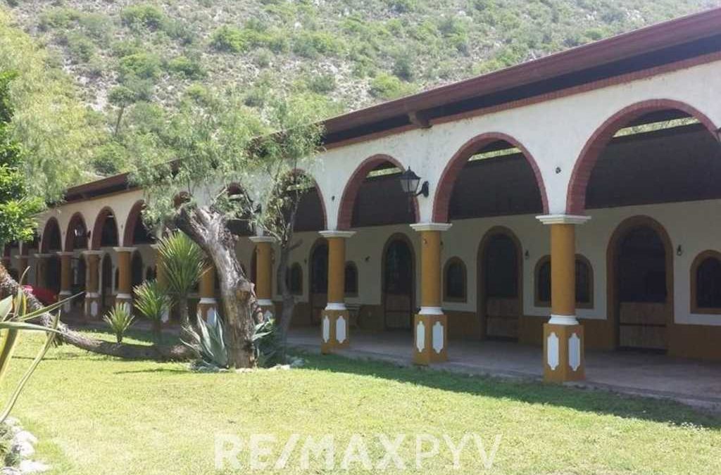 Quinta en Venta en La Huasteca, Santa Catarina NL – 6526